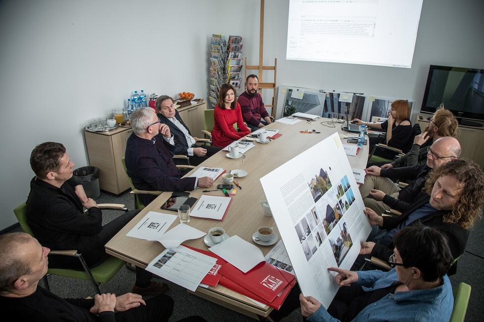 Obrady jury, Życie w Architekturze